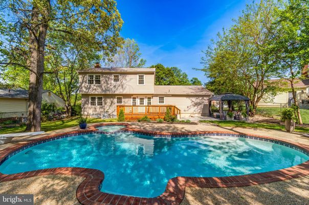 Exterior, Pool