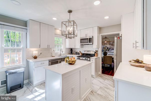 Dining room, Interior, Kitchen, Marble, Pendant Lights, Recessed Lighting, Stainless Steel Appliances