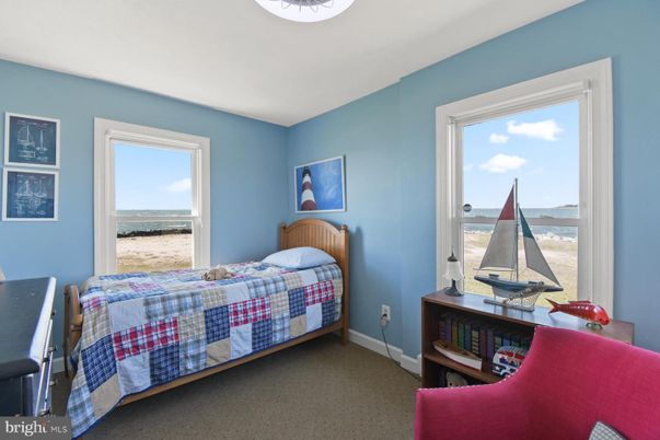 Bedroom, Interior, Water