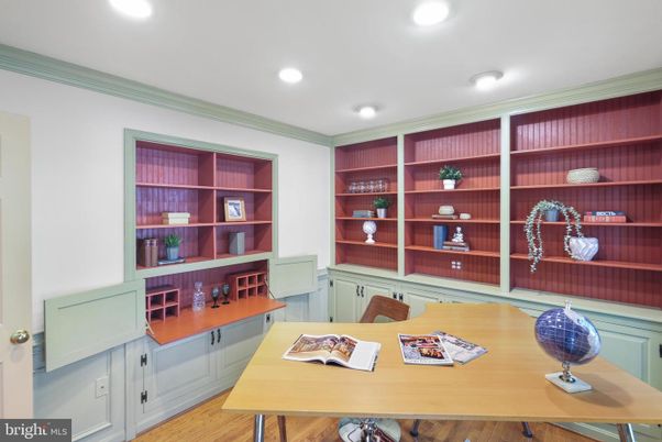 Home Office, Interior, Recessed Lighting, Wood Texture Flooring