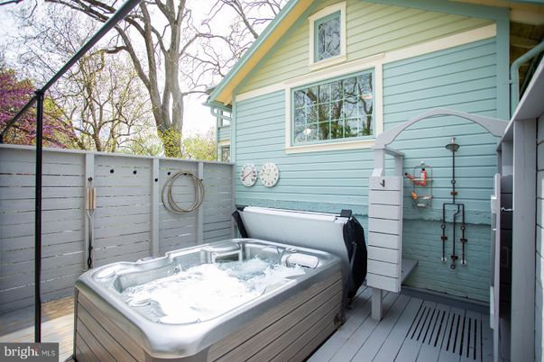 Exterior, Hot Tub