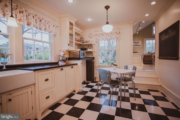 Dining room, Interior, Kitchen, Pendant Lights, Recessed Lighting