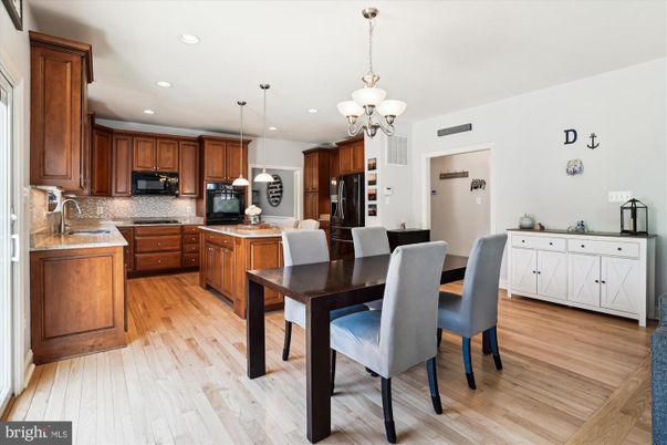 Chandelier, Dining room, Interior, Kitchen, Pendant Lights, Recessed Lighting, Wood Texture Flooring
