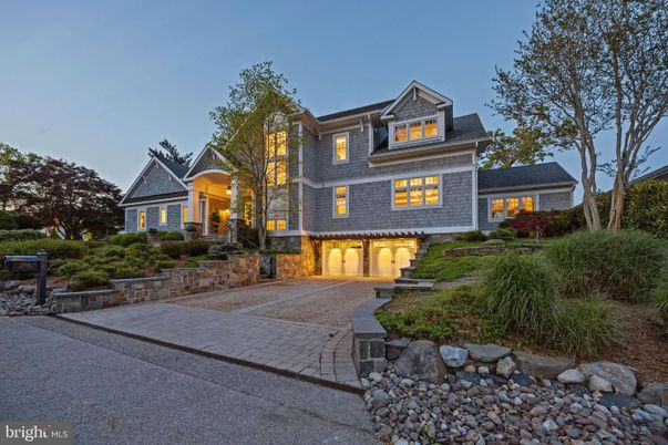 Exterior, Facade, Queen Anne Victorian