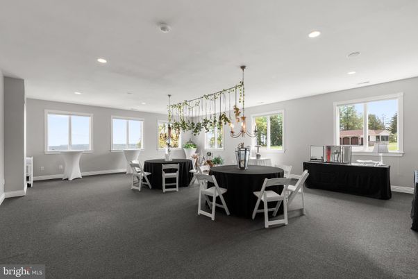 Dining room, Interior, Pendant Lights, Recessed Lighting