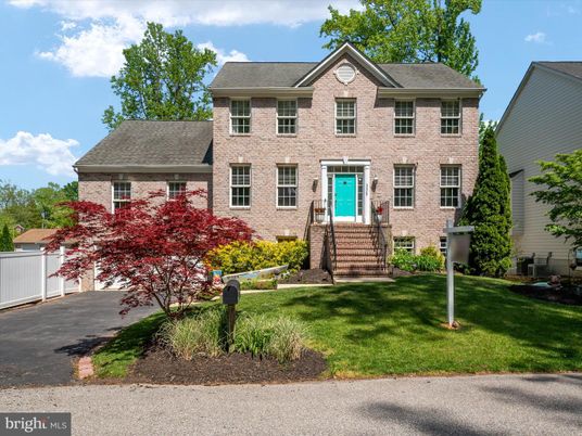 Exterior, Facade, Brick Facade, Georgian