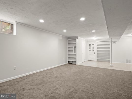 Empty room, Interior, Recessed Lighting