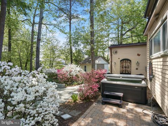 Exterior, Hot Tub
