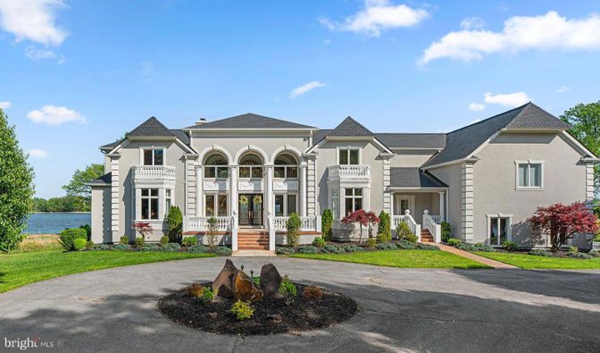 Exterior, Facade, French Provincial