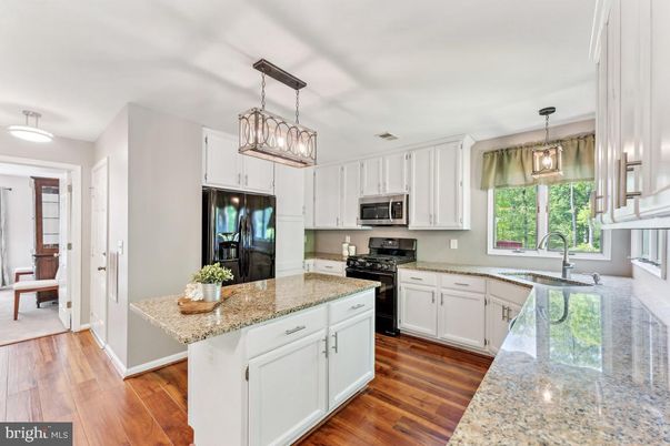 Interior, Kitchen, Pendant Lights, Wood Texture Flooring
