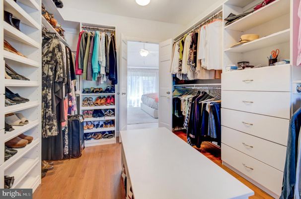 Interior, Walk-in Closets, Wood Texture Flooring
