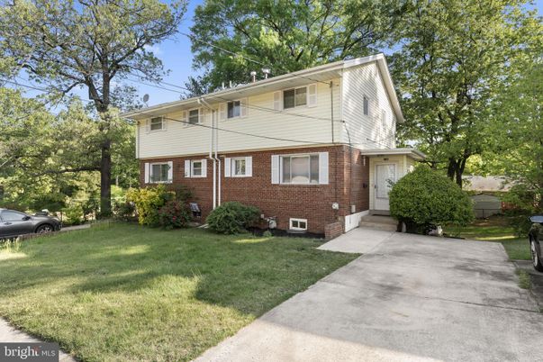 Exterior, Facade, Brick Facade, Raised Ranch