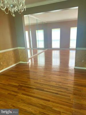 Chandelier, Empty room, Interior, Wood Texture Flooring