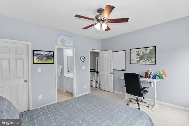 Home Office, Interior