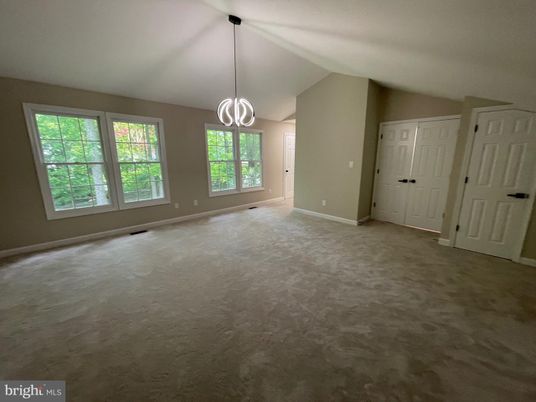Empty room, Interior, Pendant Lights