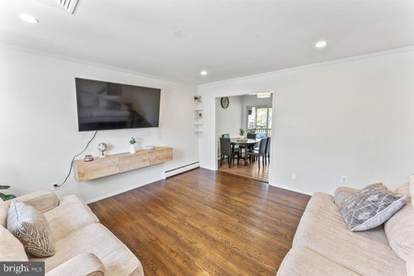Dining room, Interior, Living room, Recessed Lighting, Wood Texture Flooring