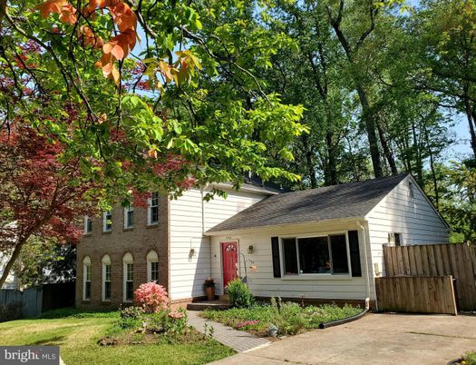 Exterior, Facade, Brick Facade, Cape Cod