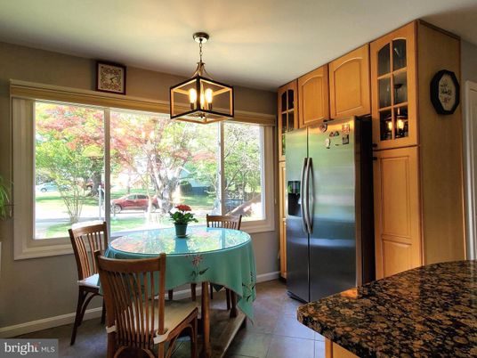 Dining room, Interior, Kitchen, Pendant Lights, Stainless Steel Appliances