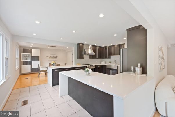 Dining room, Interior, Kitchen, Recessed Lighting, Stainless Steel Appliances, Wood Texture Flooring