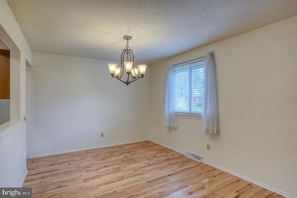 Chandelier, Empty room, Interior, Wood Texture Flooring