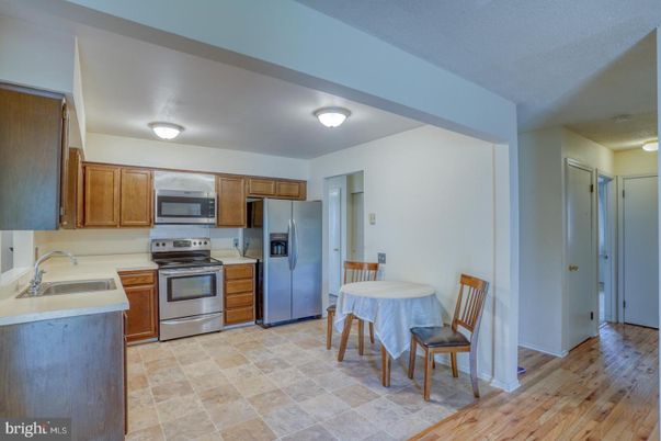 Dining room, Interior, Kitchen, Stainless Steel Appliances, Wood Texture Flooring