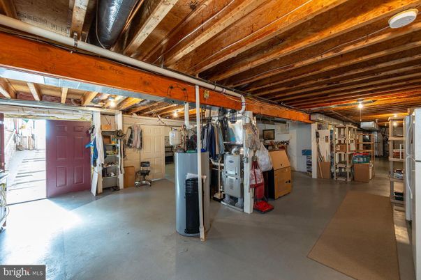 Interior, Washer, Wooden Beams