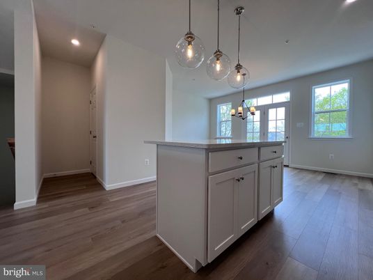 Interior, Pendant Lights, Recessed Lighting, Wood Texture Flooring