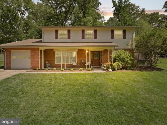 Attached, Exterior, Facade, Brick Facade, Split Level