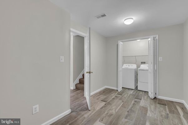 Interior, Utility Closets, Washer, Wood Texture Flooring