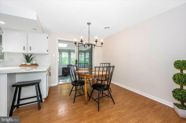 Chandelier, Dining room, Interior, Kitchen, Recessed Lighting, Wood Texture Flooring