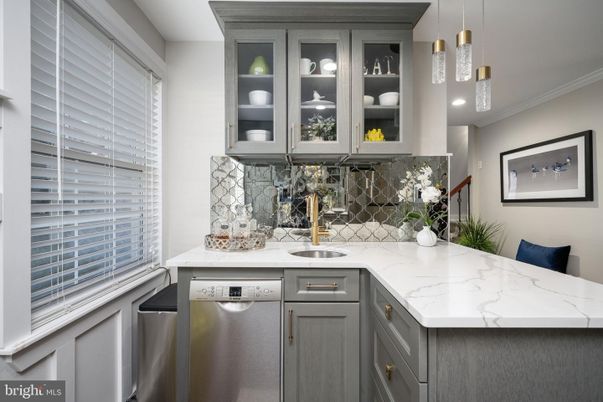 Interior, Kitchen, Pendant Lights, Stainless Steel Appliances