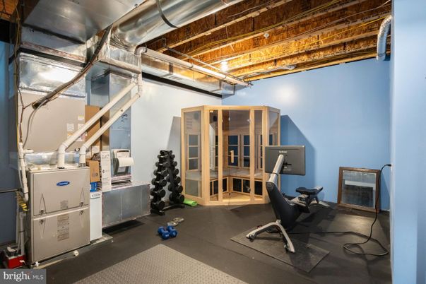 Fitness Equipment, Interior, Wooden Beams