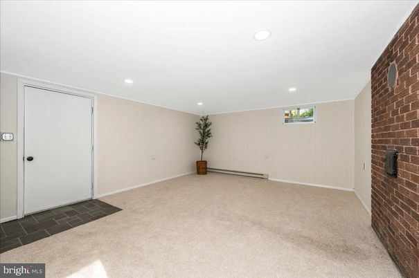 Empty room, Interior, Recessed Lighting, Stone Walls