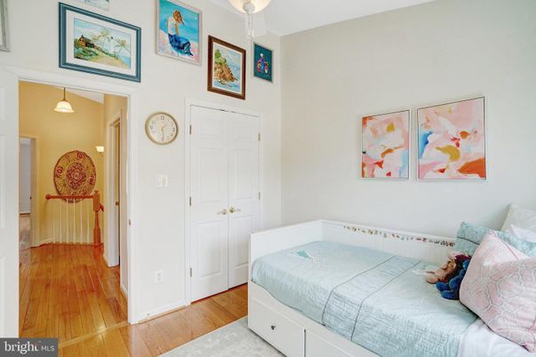 Bedroom, Interior, Pendant Lights, Wood Texture Flooring
