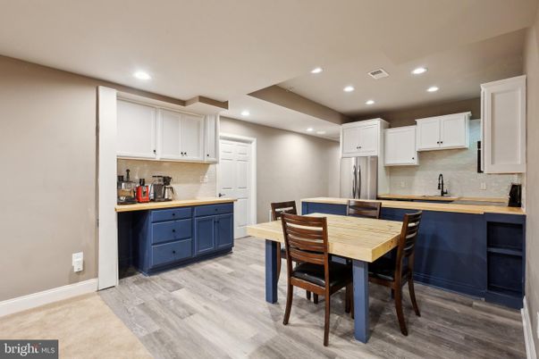 Dining room, Interior, Kitchen, Recessed Lighting, Wood Texture Flooring