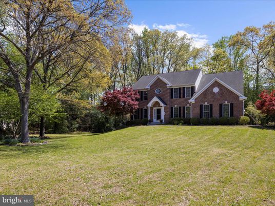 Backyard, Exterior, Facade, Brick Facade, Brick Traditional
