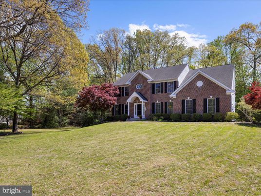 Backyard, Exterior, Facade, Brick Facade, Brick Traditional