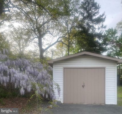 Detached Garage, Exterior