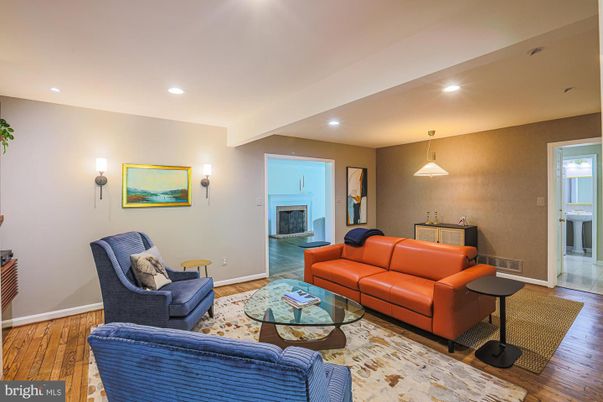 Fireplace, Interior, Living room, Pendant Lights, Recessed Lighting, Wood Texture Flooring