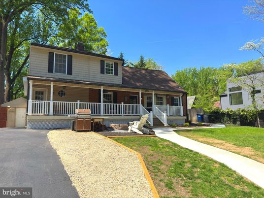 Exterior, Facade, Cape Cod