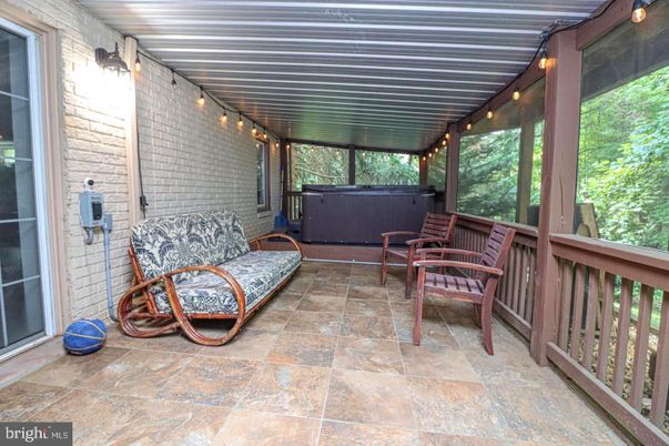 Exterior, Hot Tub