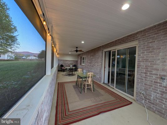 Exterior, Recessed Lighting