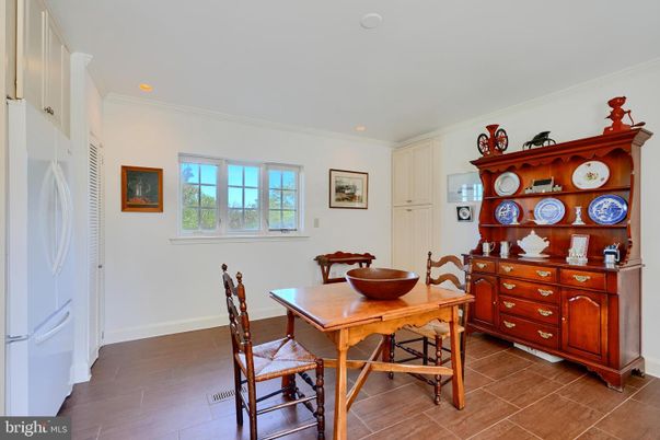 Dining room, Interior, Recessed Lighting