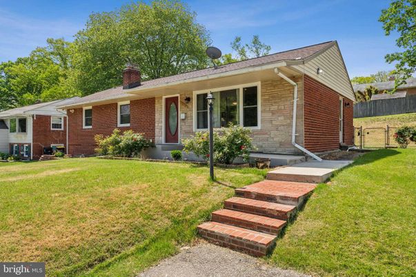 Backyard, Exterior, Facade, Brick Facade, Cape Cod