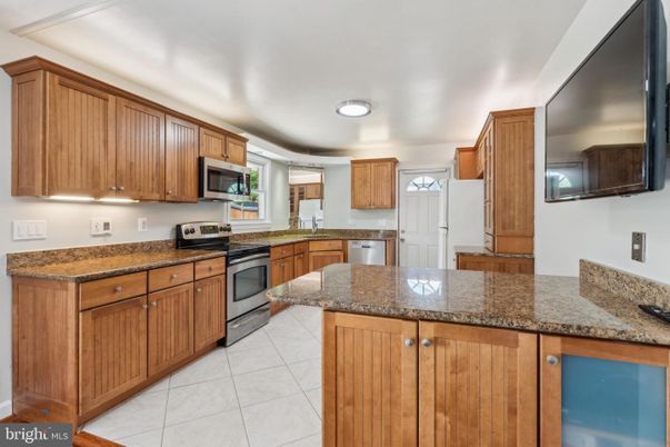 Interior, Kitchen, Stainless Steel Appliances