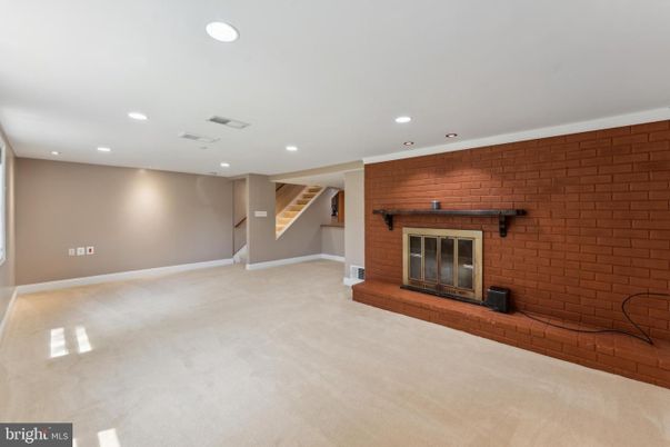 Empty room, Fireplace, Interior, Recessed Lighting