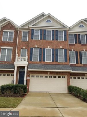 Attached, Exterior, Facade, Brick Facade, Rowhouse