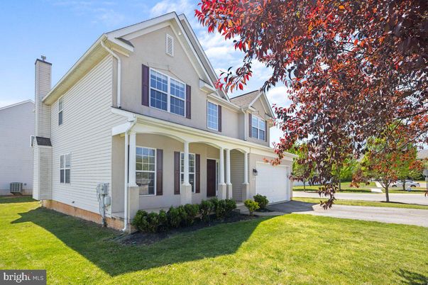 Attached, Exterior, Facade, Farmhouse