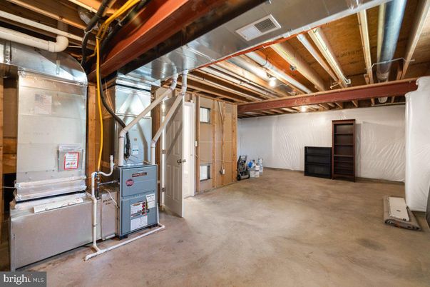 Interior, Washer, Wooden Beams