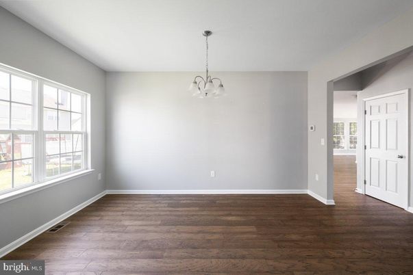 Chandelier, Empty room, Interior, Pendant Lights, Wood Texture Flooring